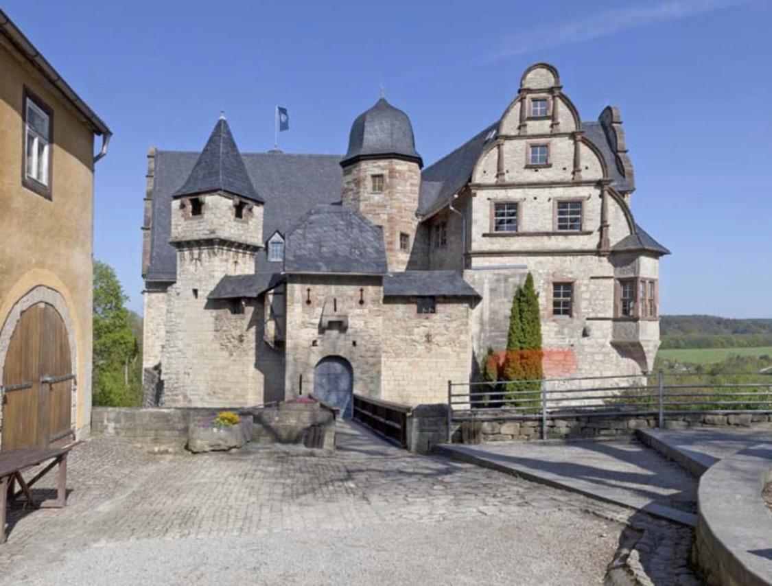 Delux Ferienwohnung Kunstgalerie Und Ilmradweg Kranichfeld Exterior photo